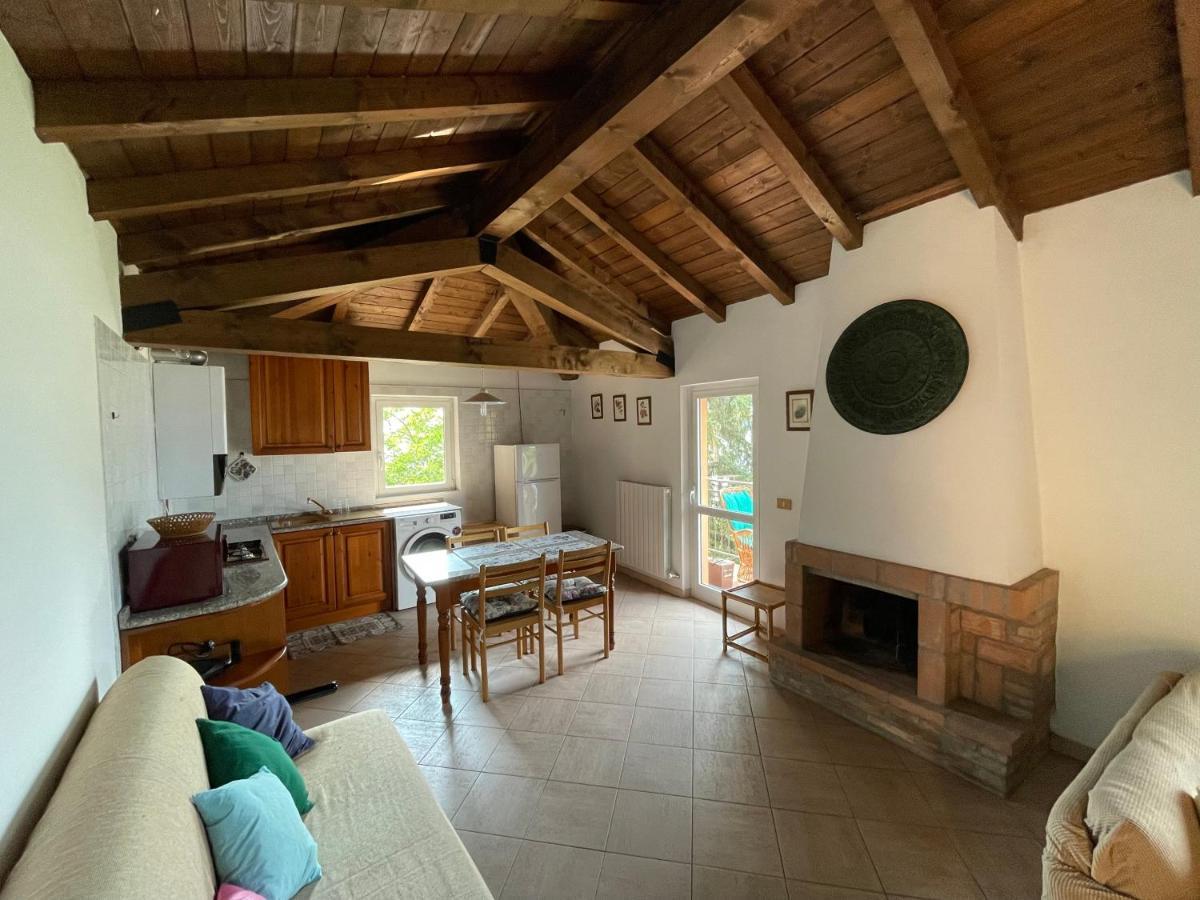 Appartamento Lake View Di Villa Giuliana Сульцано Екстер'єр фото